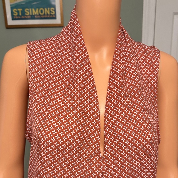 LOFT Rust Printed Sleeveless V-Neck Camisole - Picture 3 of 7